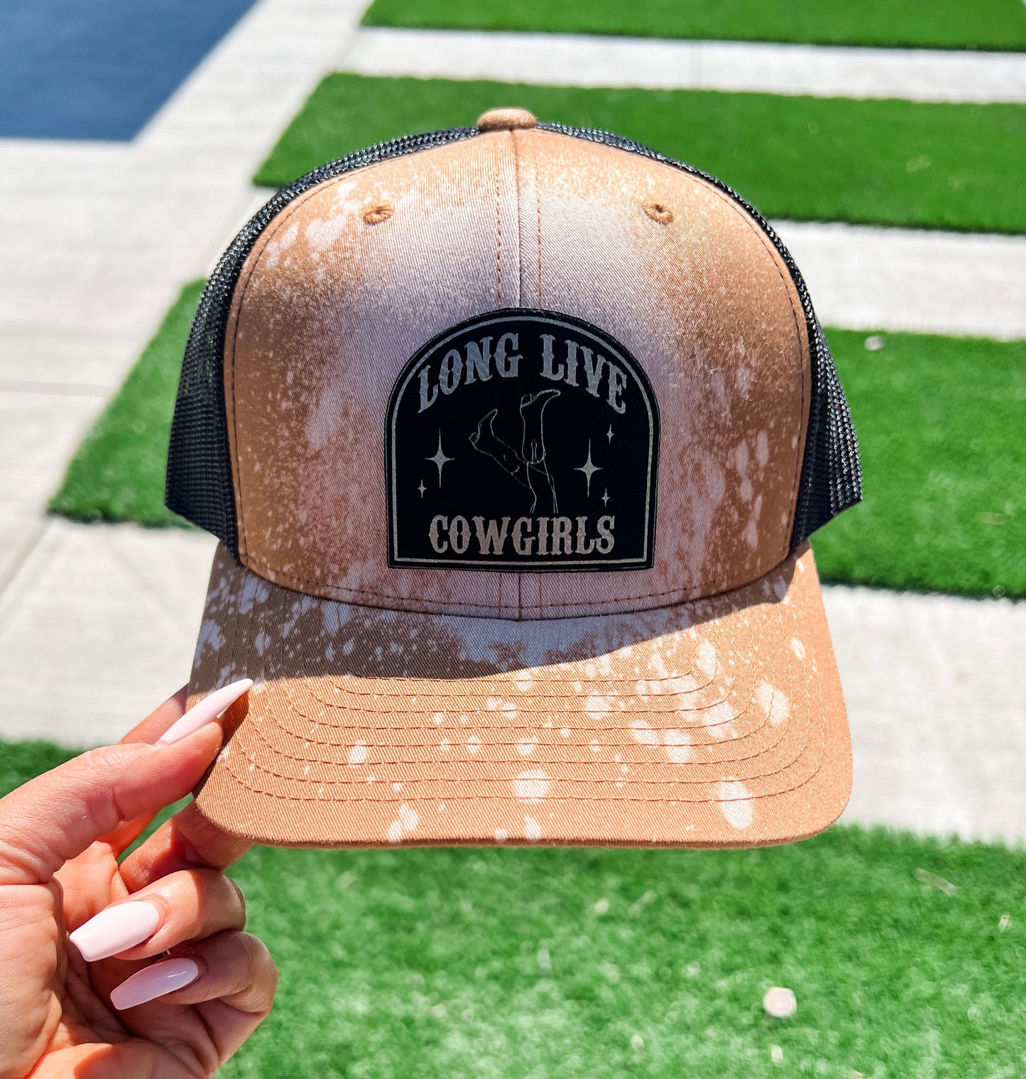 Bleached Curved Beak Hat